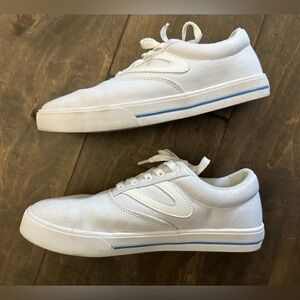 Like new Tretorn sneakers sz 6‎